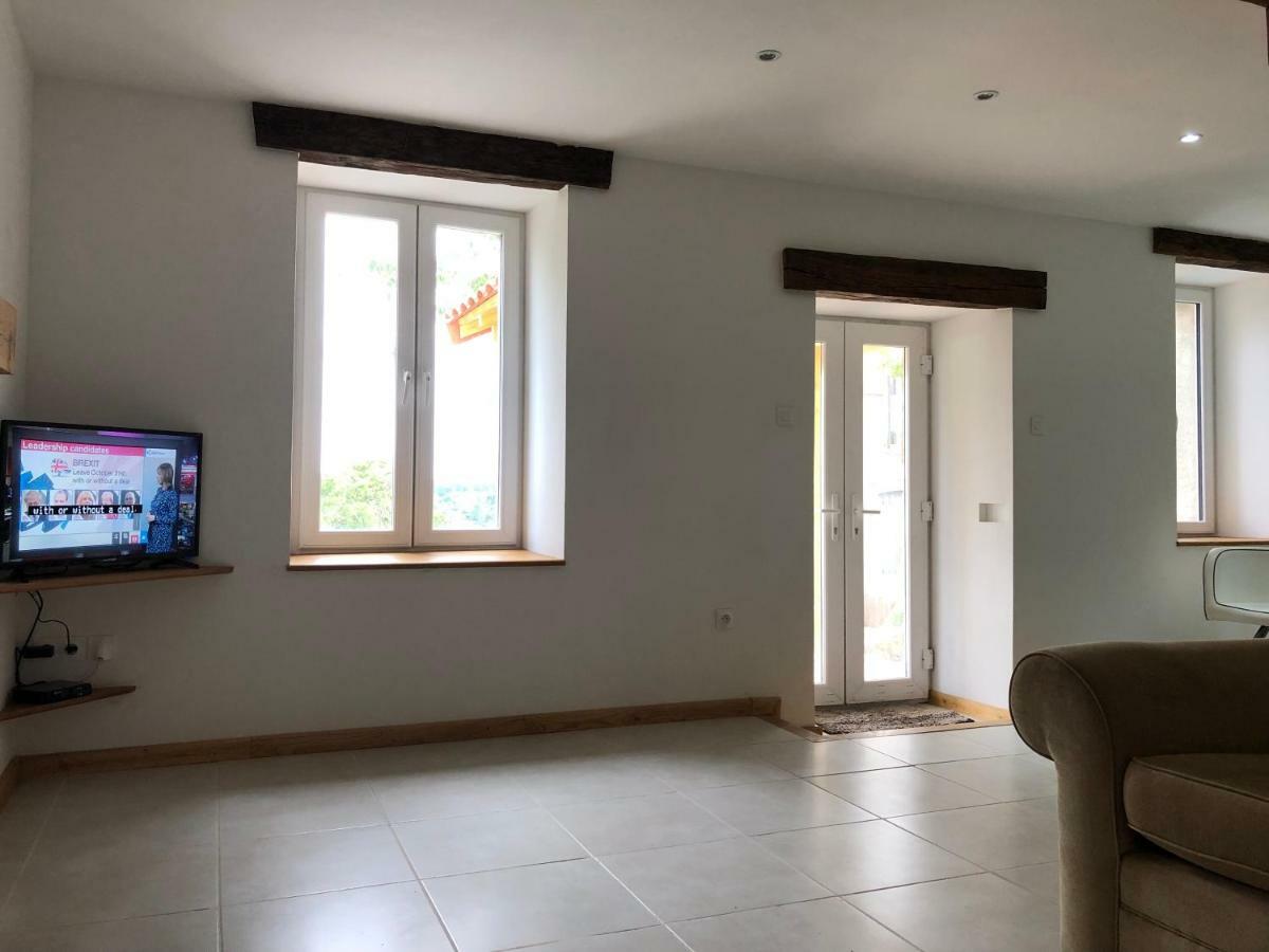 The Walnut Tree Gite Le Dorat Exterior foto